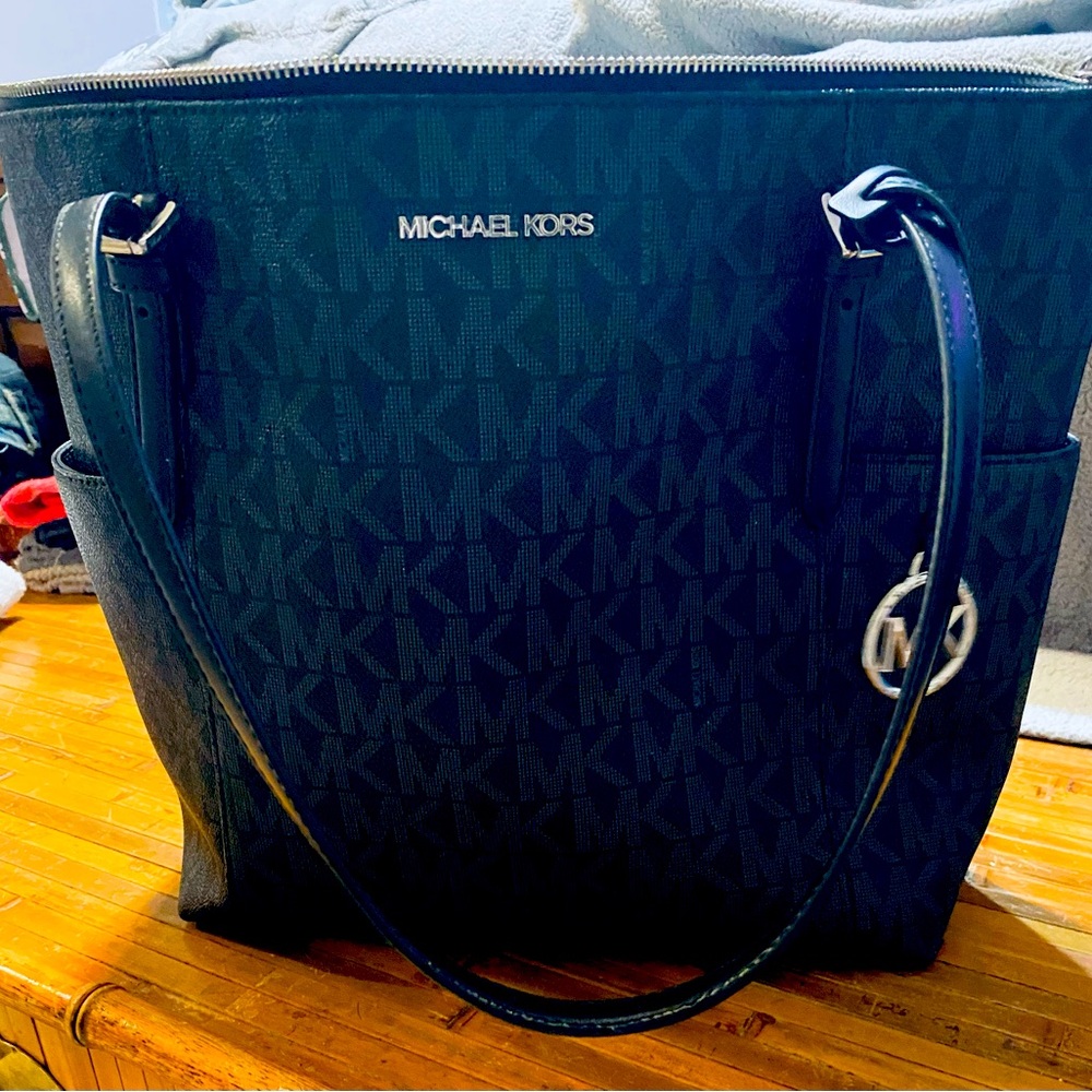 Beautiful brand new MK tote